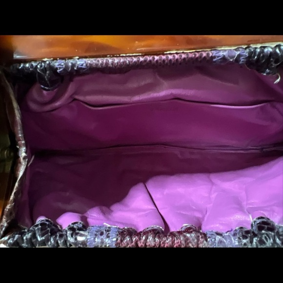 Vintage (80s) Varon Snakeskin & Leather Clutch Purse With Tortoise Lucite Frame - Picture 4 of 5
